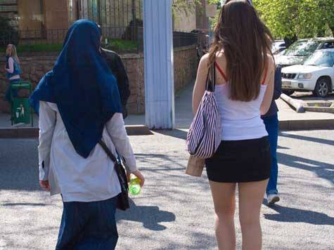 Трусикисіз жалаңаш Лопырева