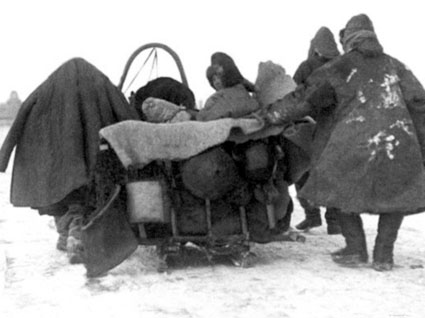 Транссексуал жопадағы балапанды трахает