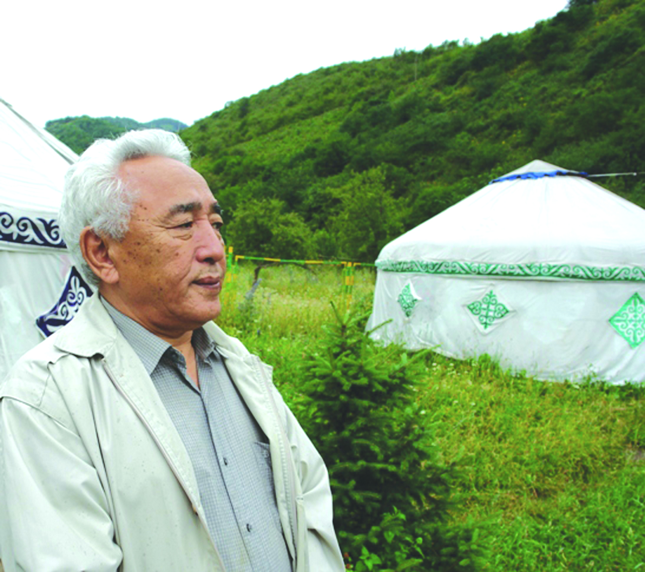 Орыс жетілген әйелдермен жыныстық қатынас Порно: қалыңдықтың кисіндегі шампан бөтелкесі