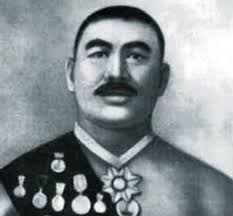 Жігіт әдемі әйелді камераға түсіріп алды