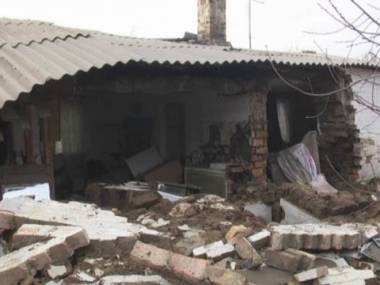 Орыс қызы көпшіліктің көзінше попуга алады