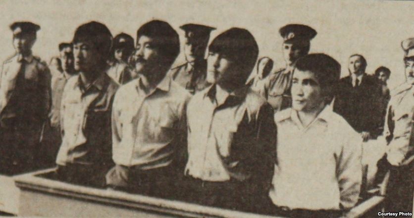 Жігіттер ұйықтап жатқан порно видео