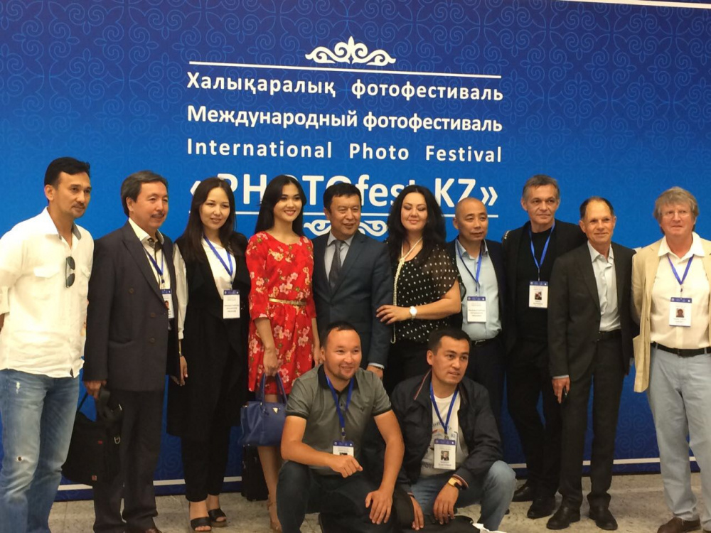 Кэтрин Винник жалаңаш