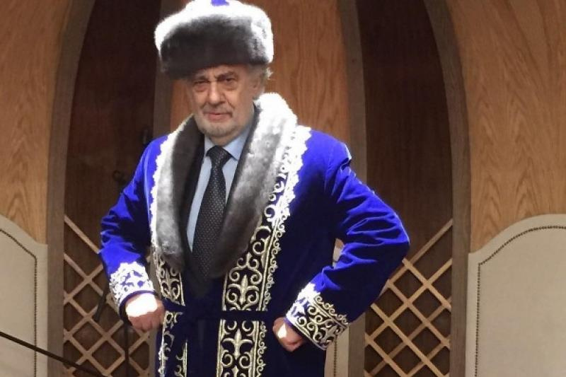 Қазақ шапаны әлемжеліні шарлап жүр