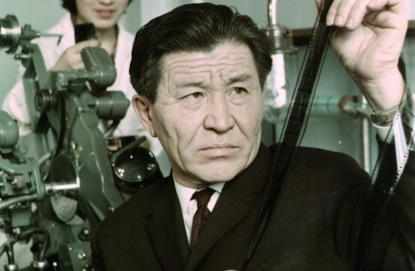 Анна Чакмон порно Сексуалды азиялық қыз өзінің ғашықтарының әтештерін сорады