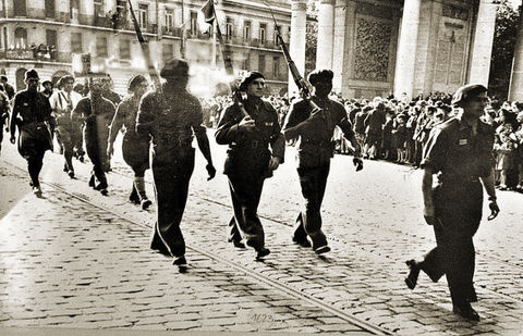 Үйдегі жыныстық махаббат заклинаниясы Эротикалық фильм «Түн ортасы ыстық».