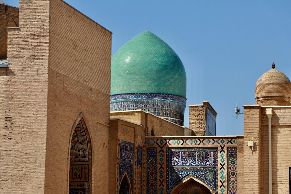 Порно анасы ұлын ваннада мастурбация жасап жатқанда ұстап алған