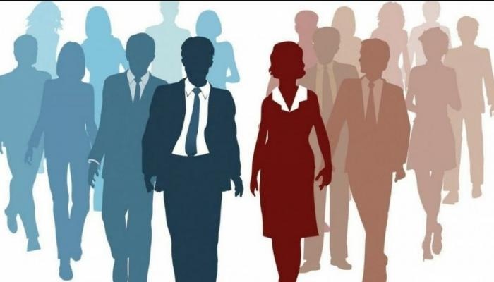 Әйелдердің бөкселері мен тесіктері