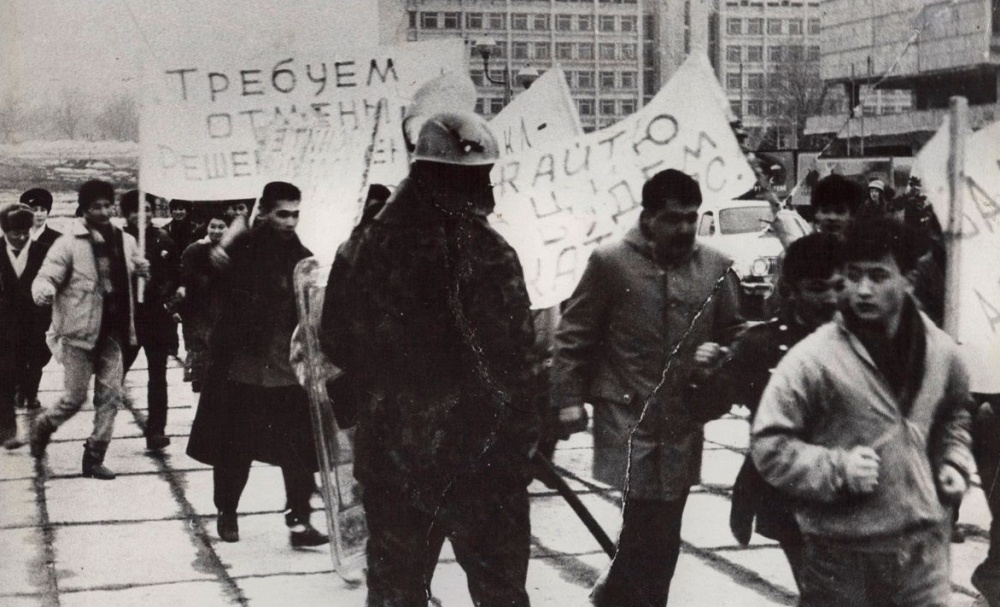 Моншадағы жалаңаш секс